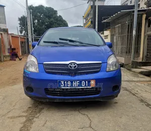 Photo - Toyota Corolla 2002 Blue