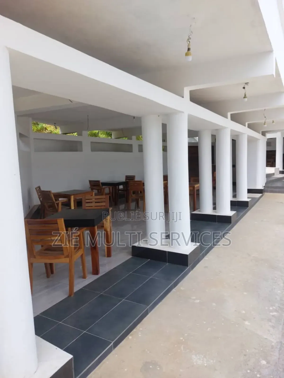 Furnished 18chbre Blocs d'appartements dans Zié Multi-Service, Yopougon