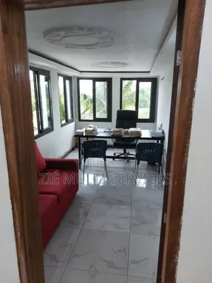 Furnished 18chbre Blocs d'appartements dans Zié Multi-Service, Yopougon