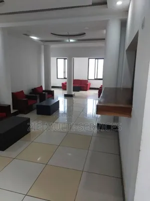 Furnished 18chbre Blocs d'appartements dans Zié Multi-Service, Yopougon