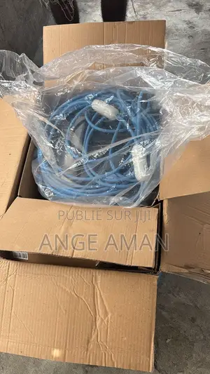 Nettoyeur De Piscine Blue Zone – La Piscine Toujours Propre Et Belle