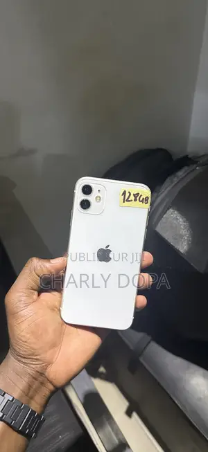 Photo - Apple iPhone 11 128 GB Blanc