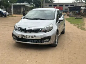 Kia Rio EX 4dr Hatchback (1.6L 4cyl 6A) 2015 Gris