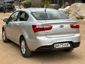 Kia Rio EX 4dr Hatchback (1.6L 4cyl 6A) 2015 Gris