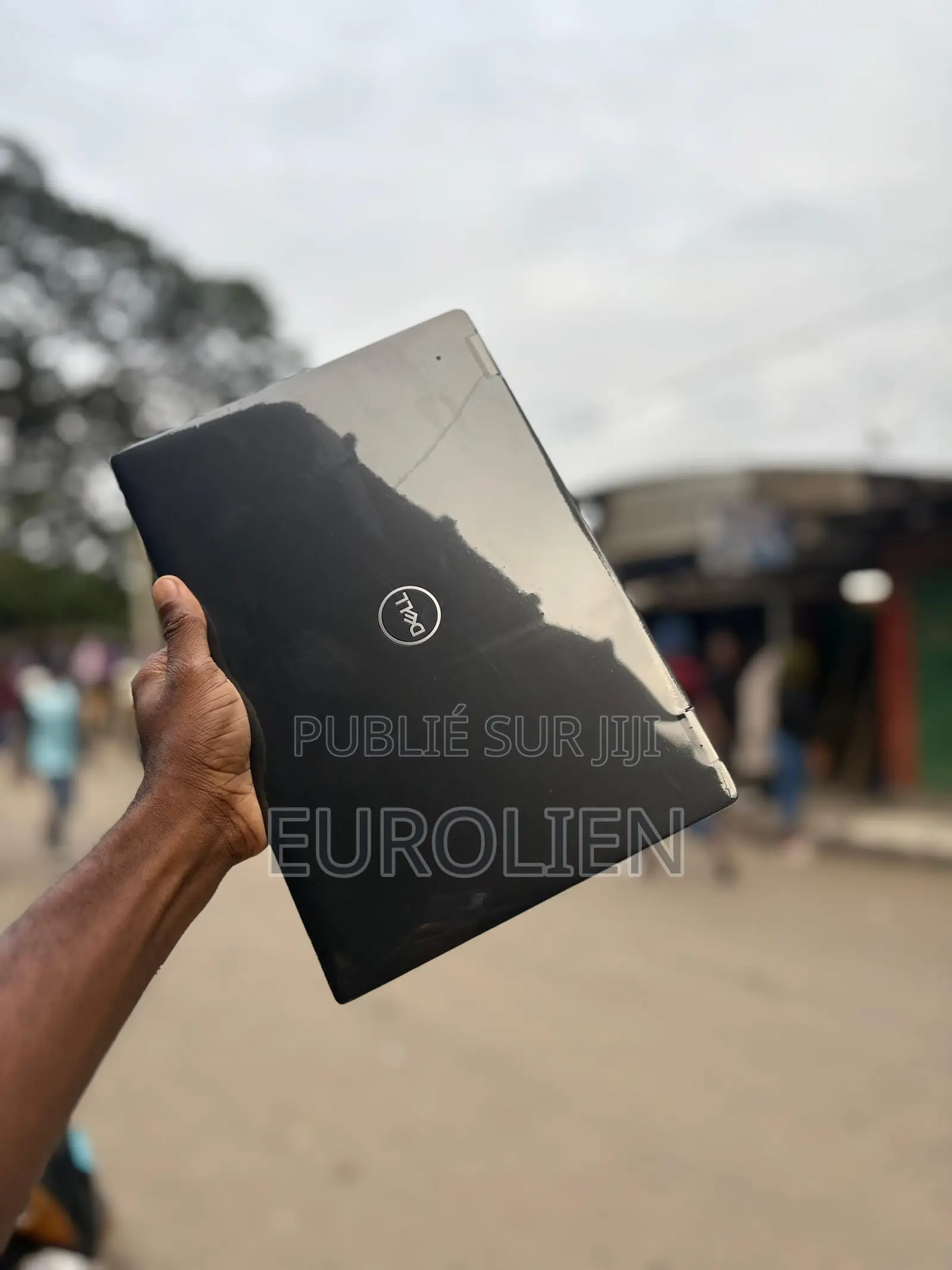 Ordinateur portable Dell Latitude 7390 16GB Intel Core i5 SSD 256GB