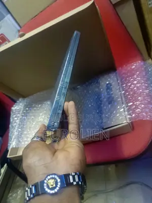 Ordinateur portable Dell Latitude 7390 16GB Intel Core i5 SSD 256GB