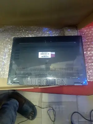 Ordinateur portable Dell Latitude 7390 16GB Intel Core i5 SSD 256GB