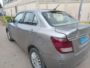 Suzuki Dzire 2022 Gris