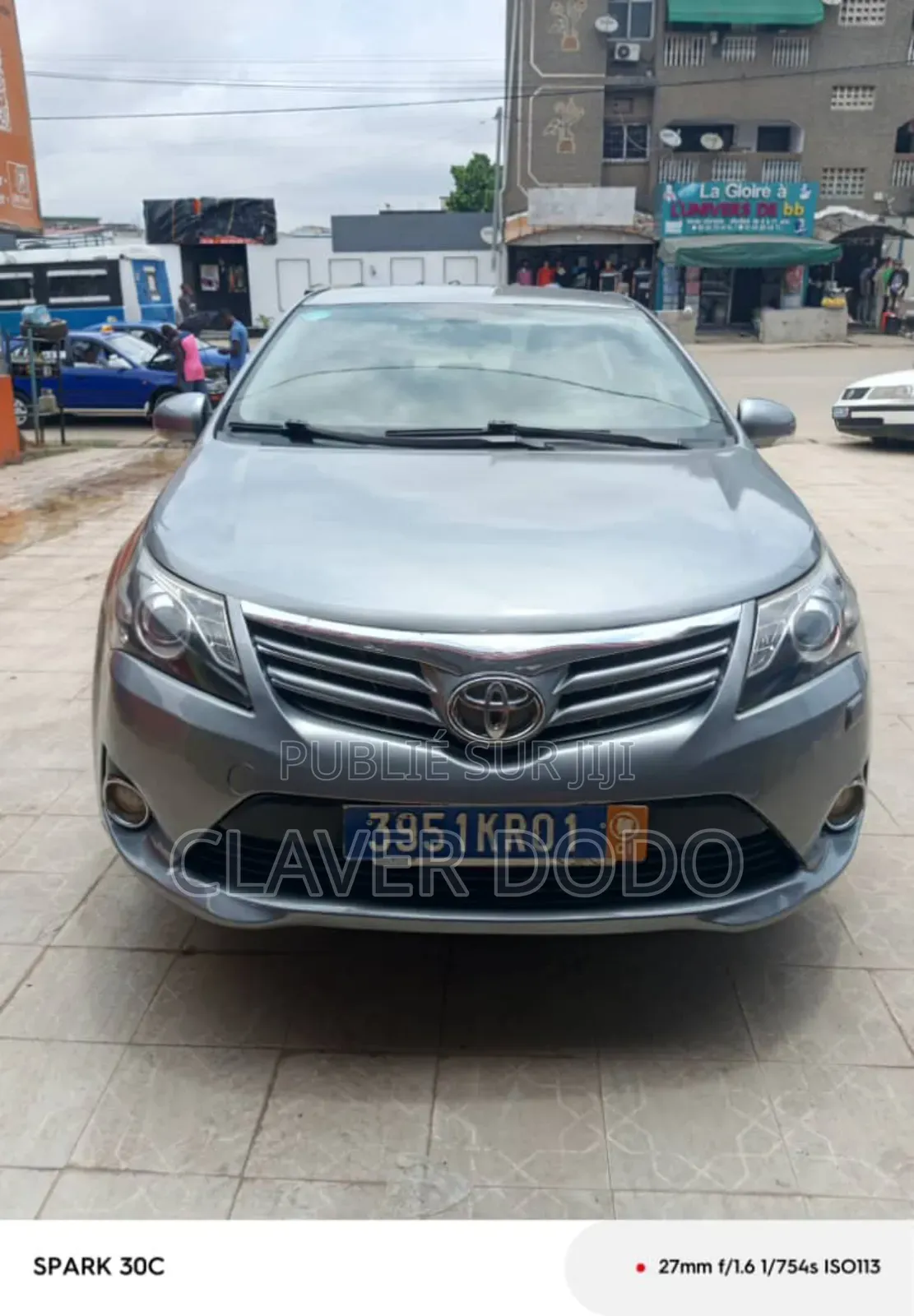 Toyota Avensis 2014 Gris
