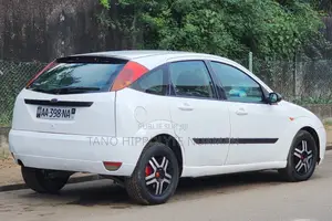 Ford Focus 2002 Blanc