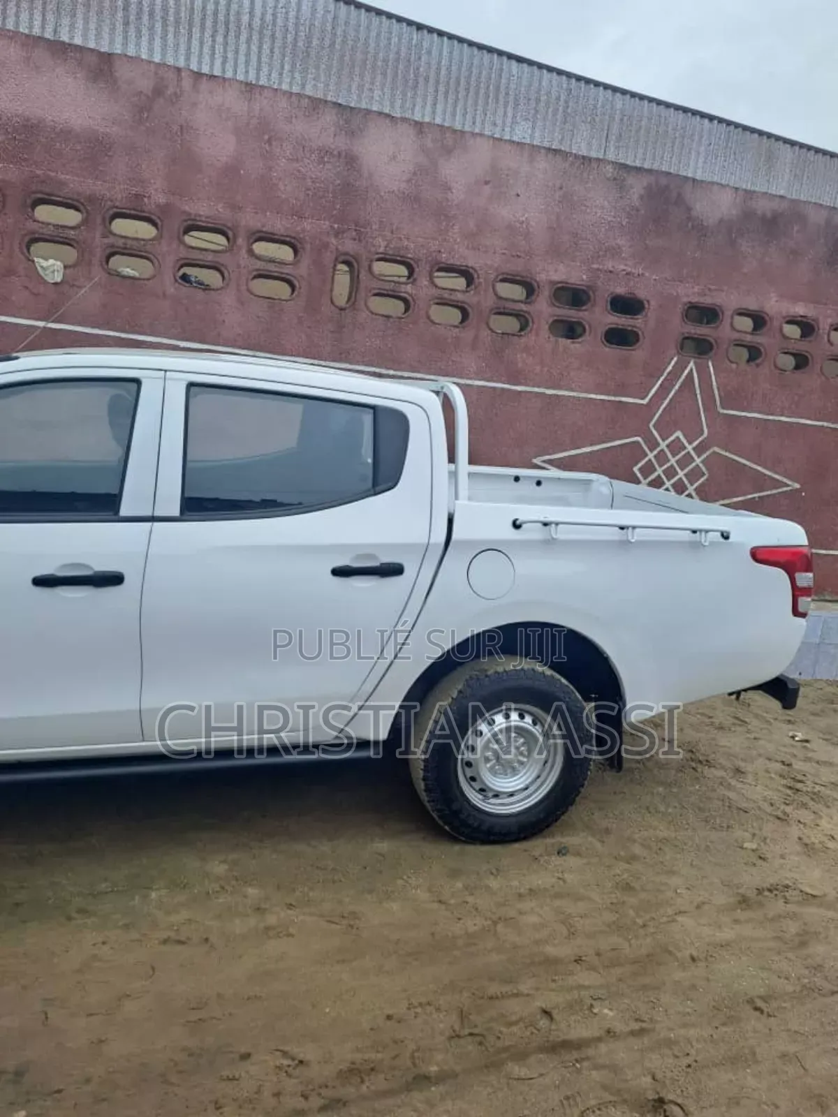 Mitsubishi L200 2014 Blanc cassé