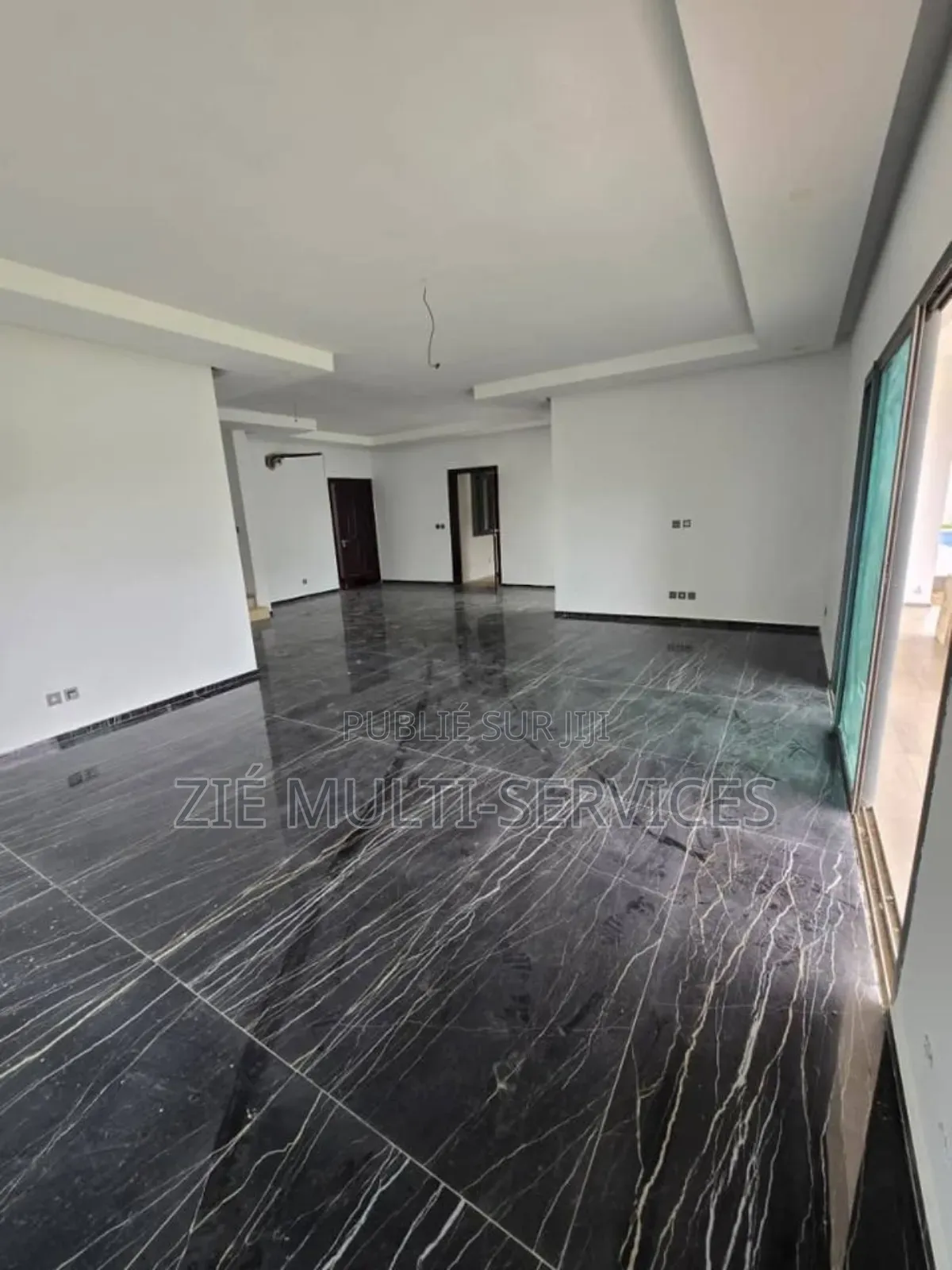 6chbre Duplex dans Zié Multi-Service, Bingerville à Vendre