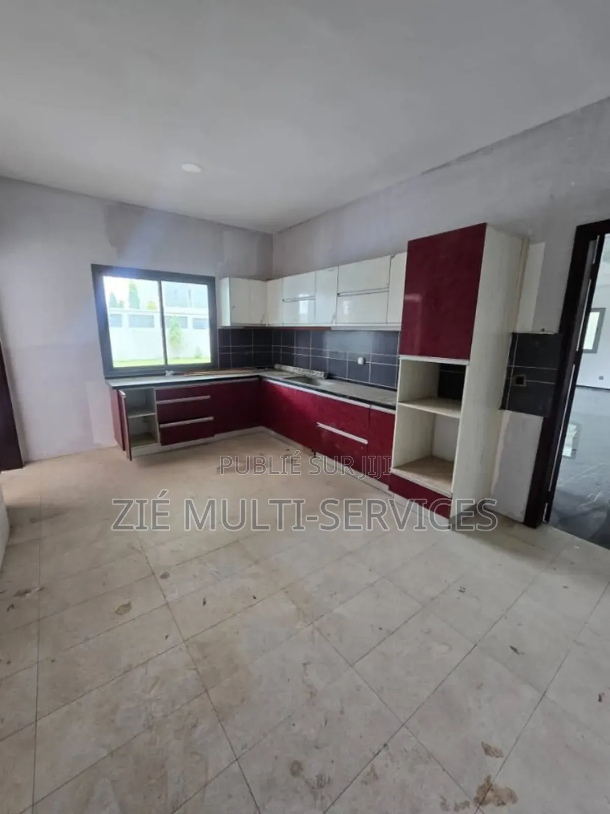 6chbre Duplex dans Zié Multi-Service, Bingerville à Vendre