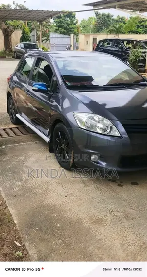 Toyota Auris 2011 Gris