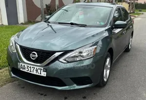 Photo - Nissan Sentra S 2016 Vert
