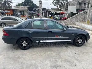 Mercedes-Benz C200 2003 Blue