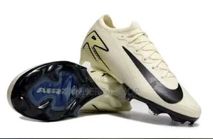 Paires De Crampons Nike