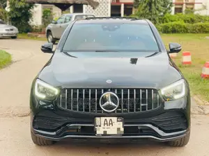 Photo - Mercedes-Benz GLC-Class 2022 Black