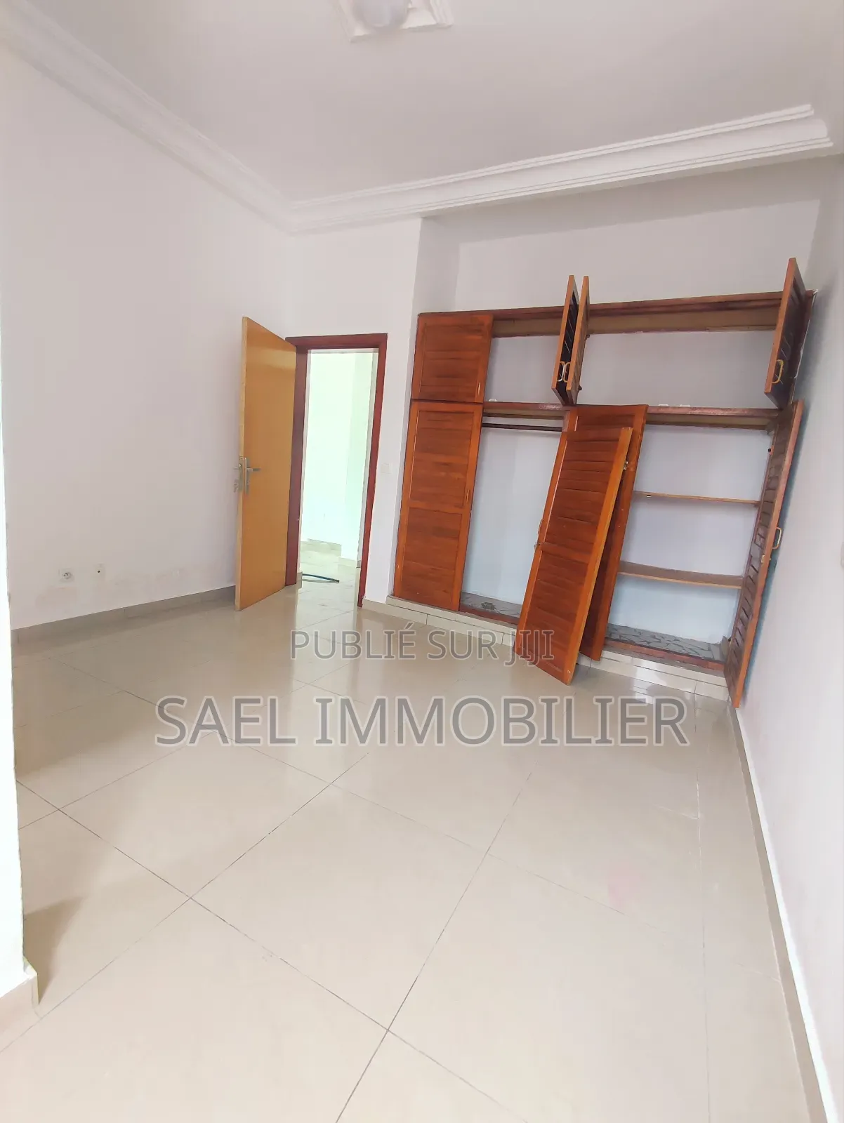 2chbre Appartement dans Sael, Cocody à Louer