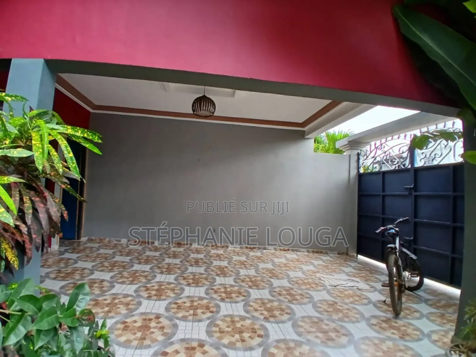 Furnished 5chbre Duplex dans Grand Bassam Rosier à Louer