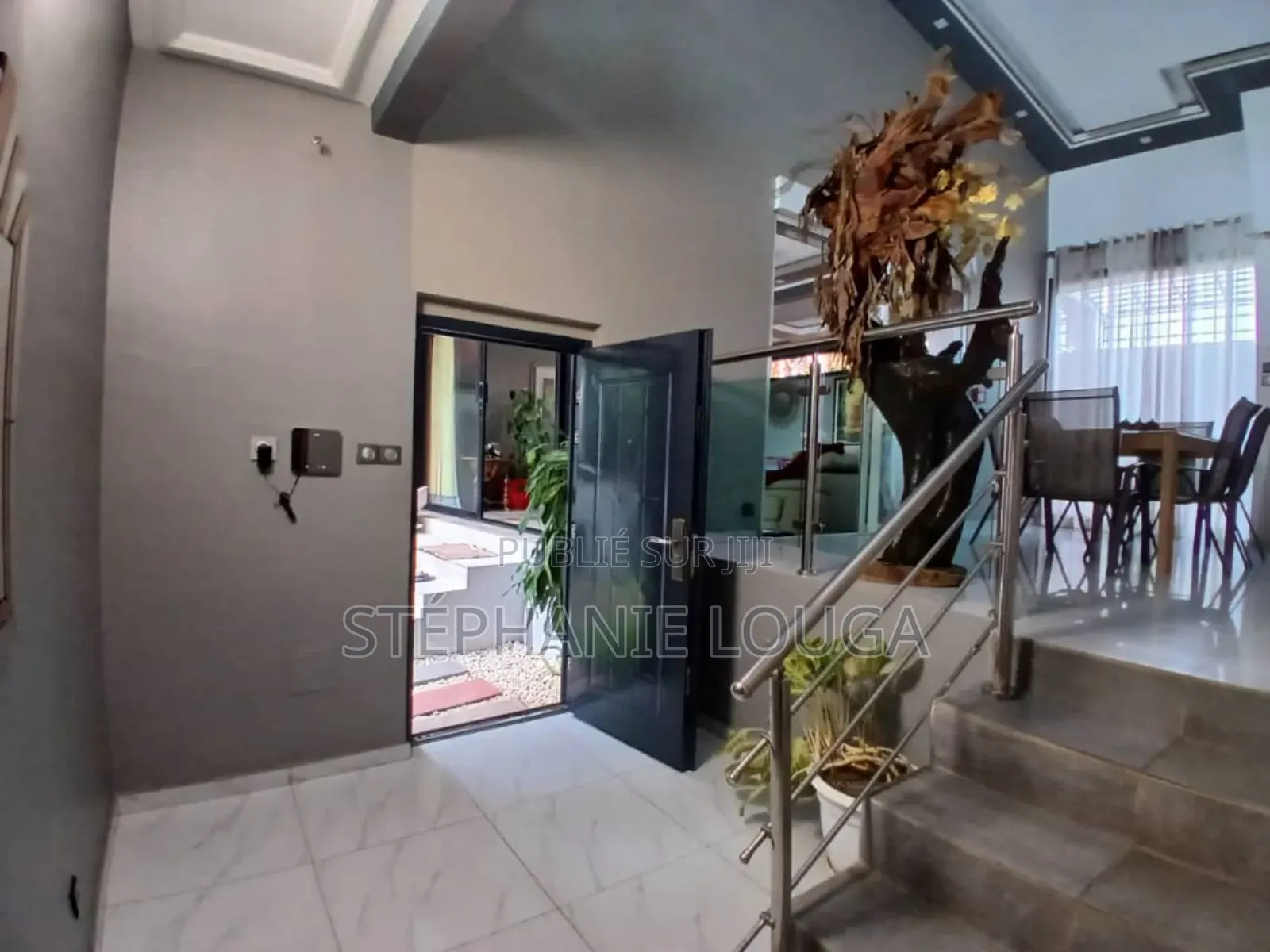 Furnished 5chbre Duplex dans Grand Bassam Rosier à Louer