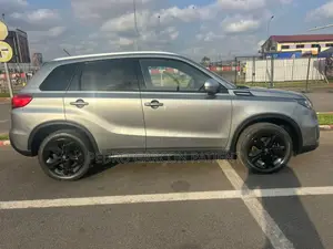 Suzuki Vitara 2019 Gris