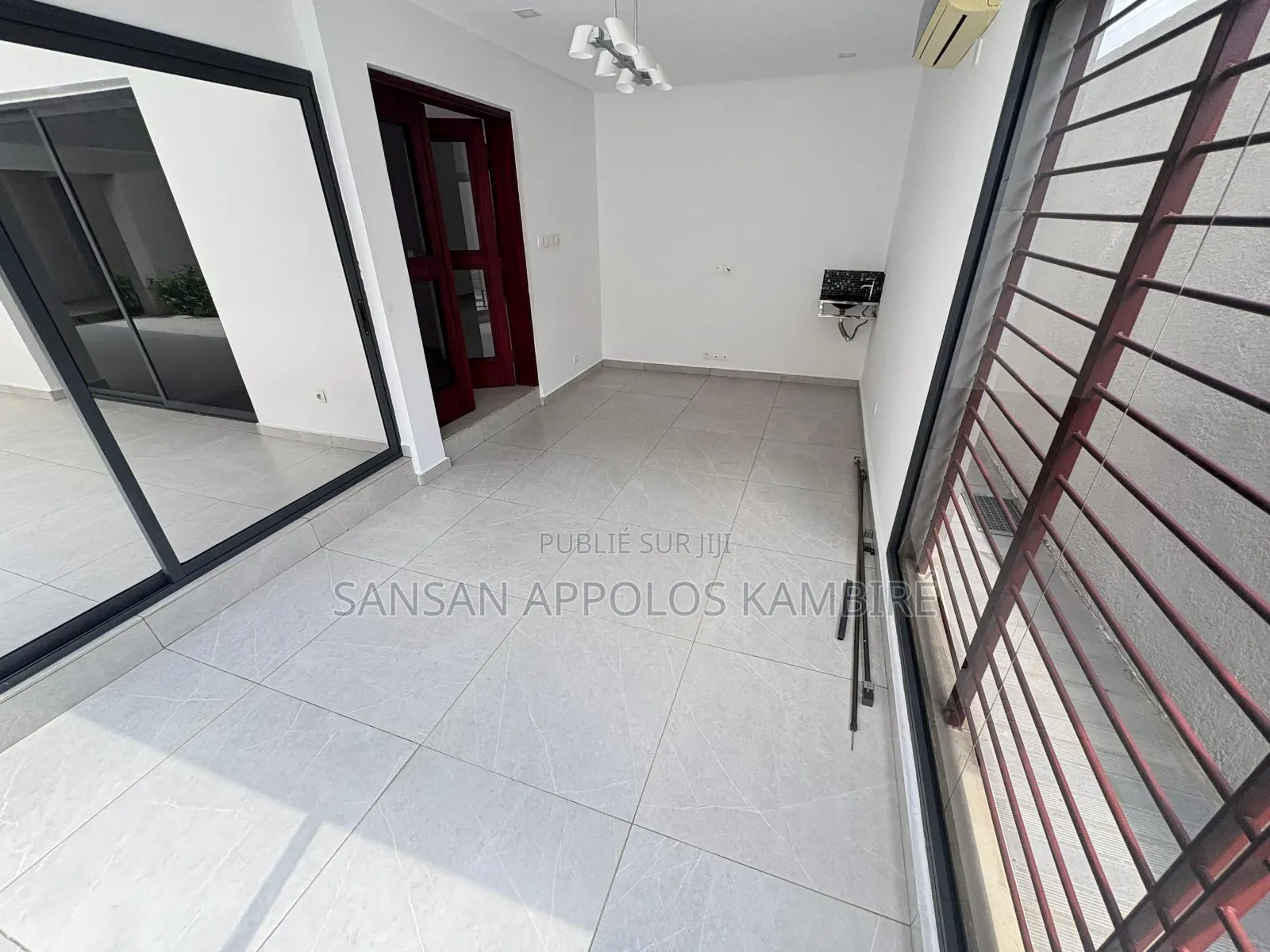 4chbre Duplex dans Une Excellente Villa, Cocody à Vendre