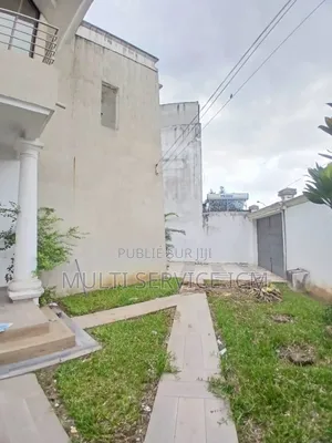 14chbre Duplex dans Ismaël Coulibaly, Cocody à Vendre