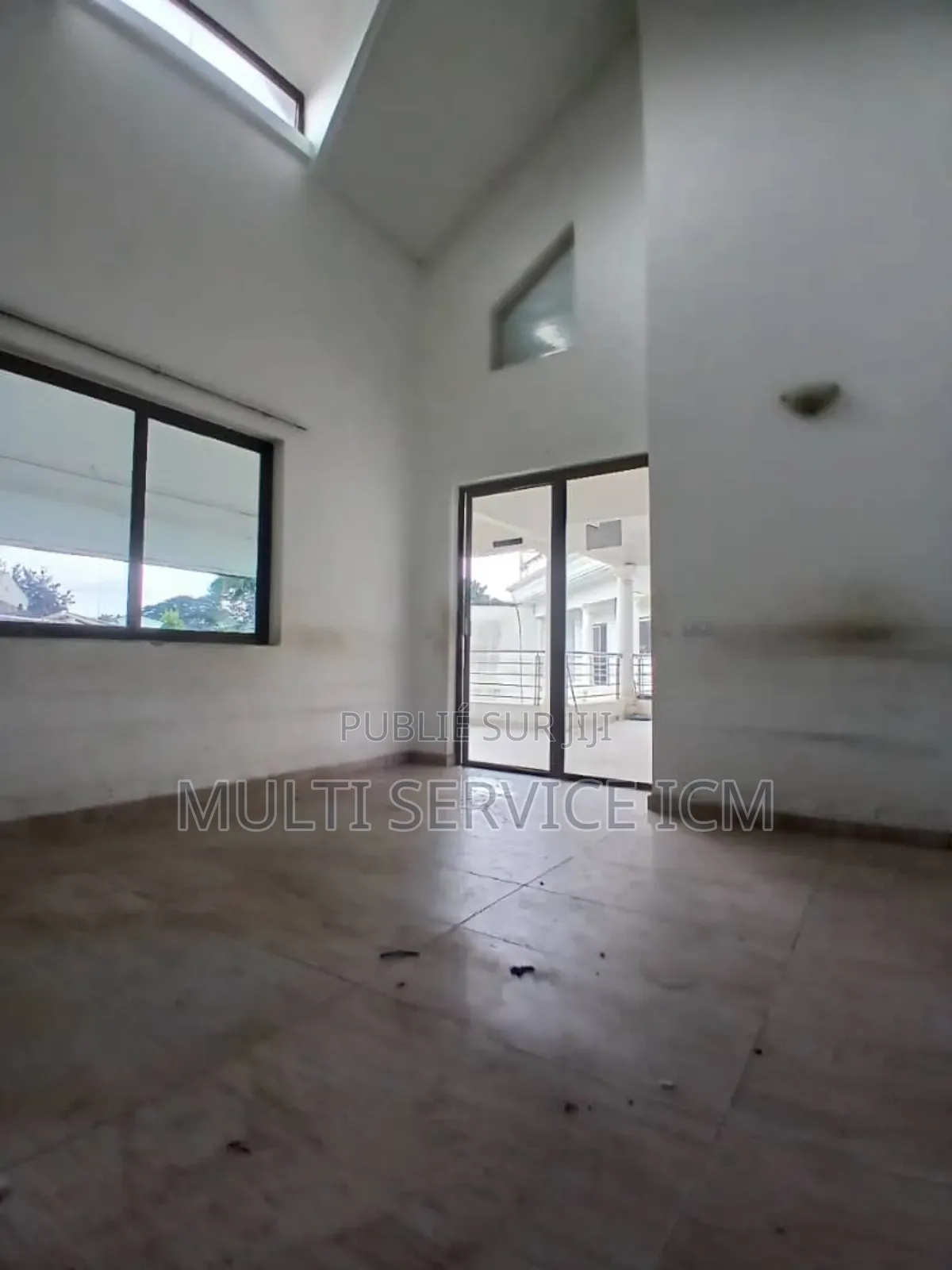 14chbre Duplex dans Ismaël Coulibaly, Cocody à Vendre