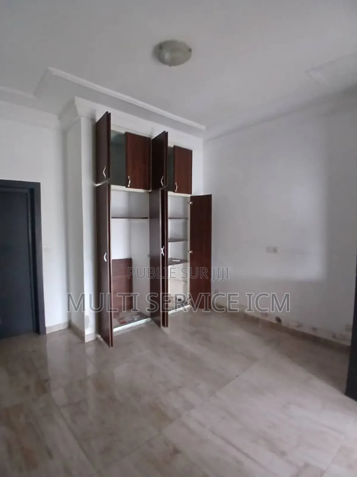 14chbre Duplex dans Ismaël Coulibaly, Cocody à Vendre