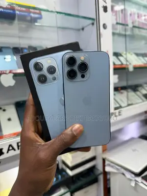 Photo - Apple iPhone 13 Pro 128 GB Blue