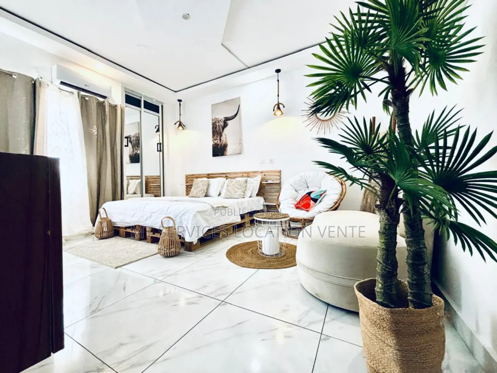 Furnished 1chbre Studio dans Mt Service, Cocody à Louer