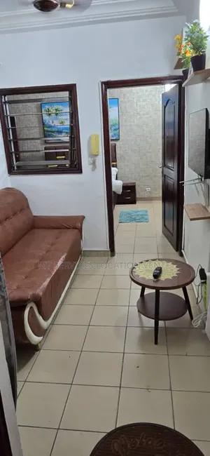 Furnished 1chbre Studio dans Mt Service, Cocody à Louer