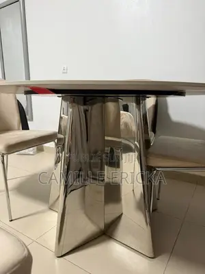 Photo - Table À Manger