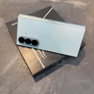 Photo - New Samsung Galaxy Z Fold7 256 GB Black