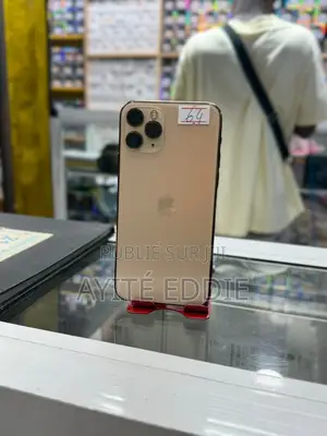 Photo - Apple iPhone 11 Pro 64 GB Doré