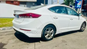 Hyundai Elantra 2019 Blanc