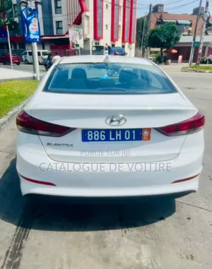 Hyundai Elantra 2019 Blanc