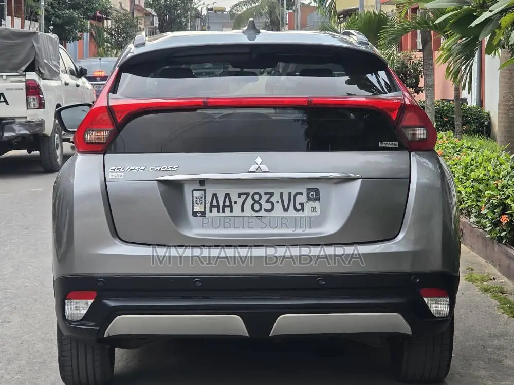 Mitsubishi Eclipse Cross 2021 Gris