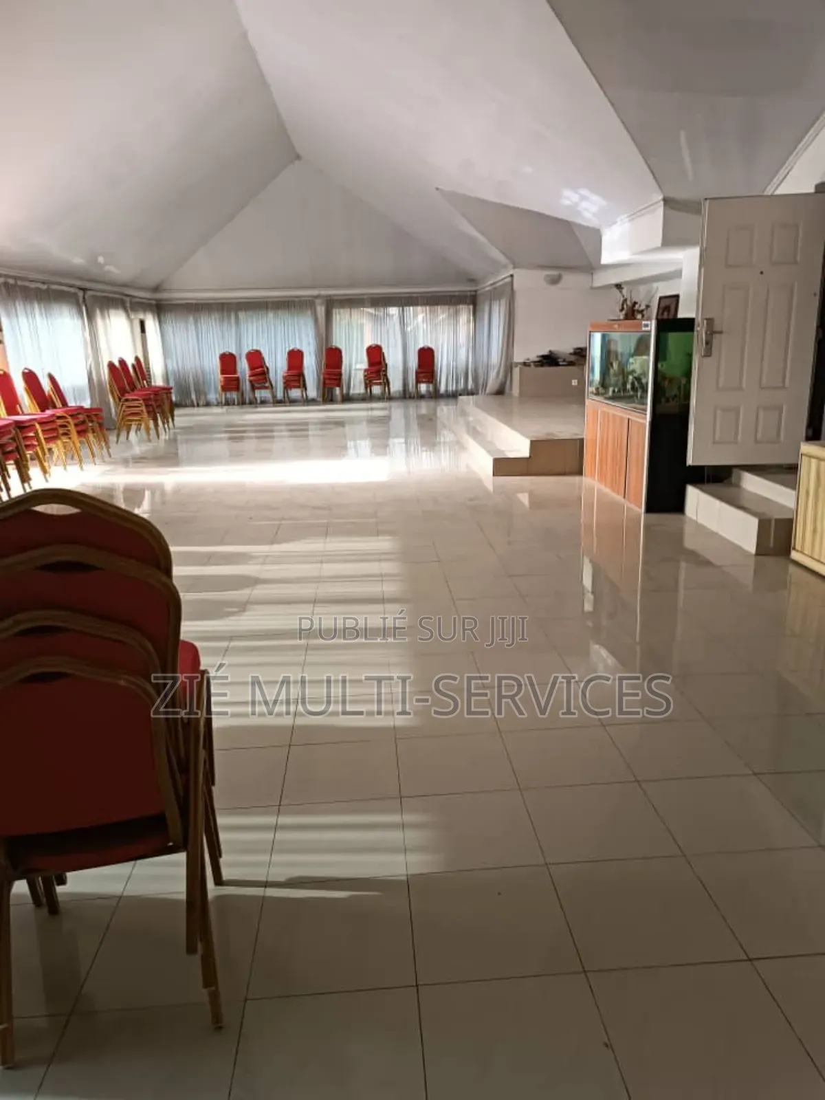 Furnished 12chbre Duplex dans Zié Multi-Service, Cocody à Vendre