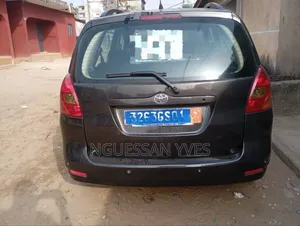 Toyota Corolla Verso 2000 Black