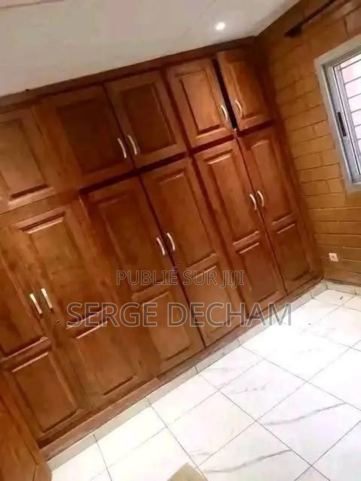 Maison Basse Basse 04pieces 170milles . Condtn 05mois