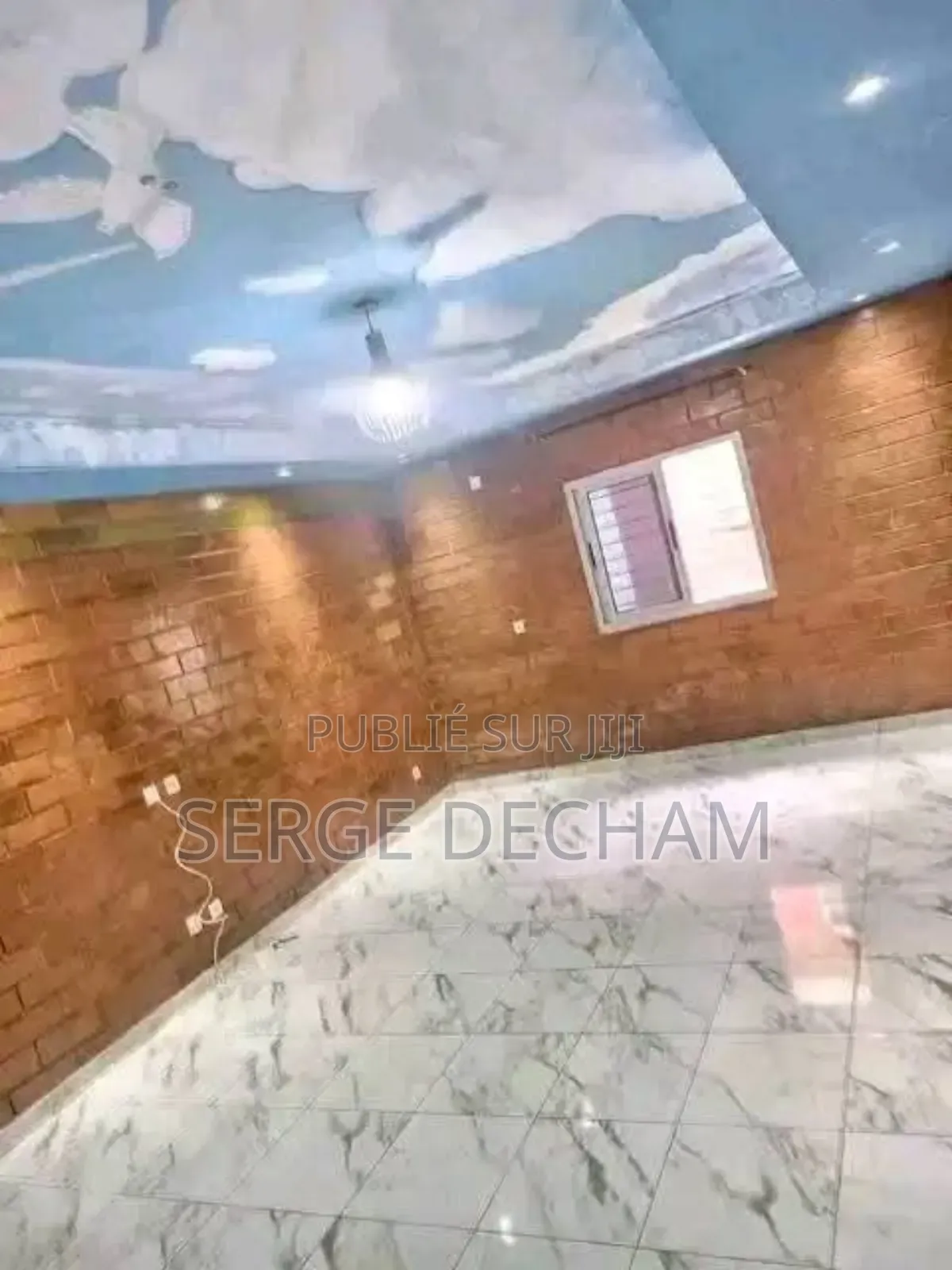 Maison Basse Basse 04pieces 170milles . Condtn 05mois