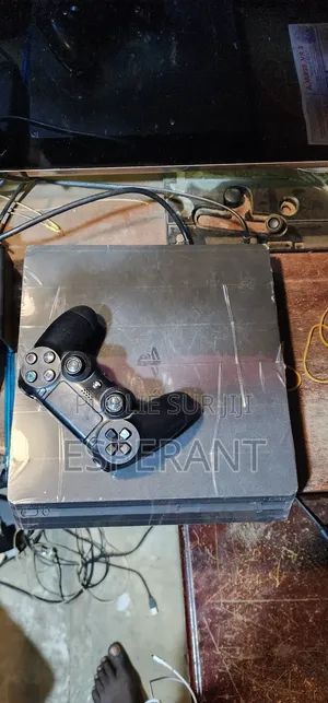 Photo - Ps4 Slim Cracker Avec 12 Jeux