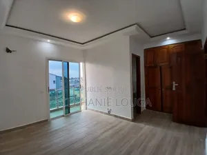 2chbre Appartement dans Grand Bassam, Cité à Louer