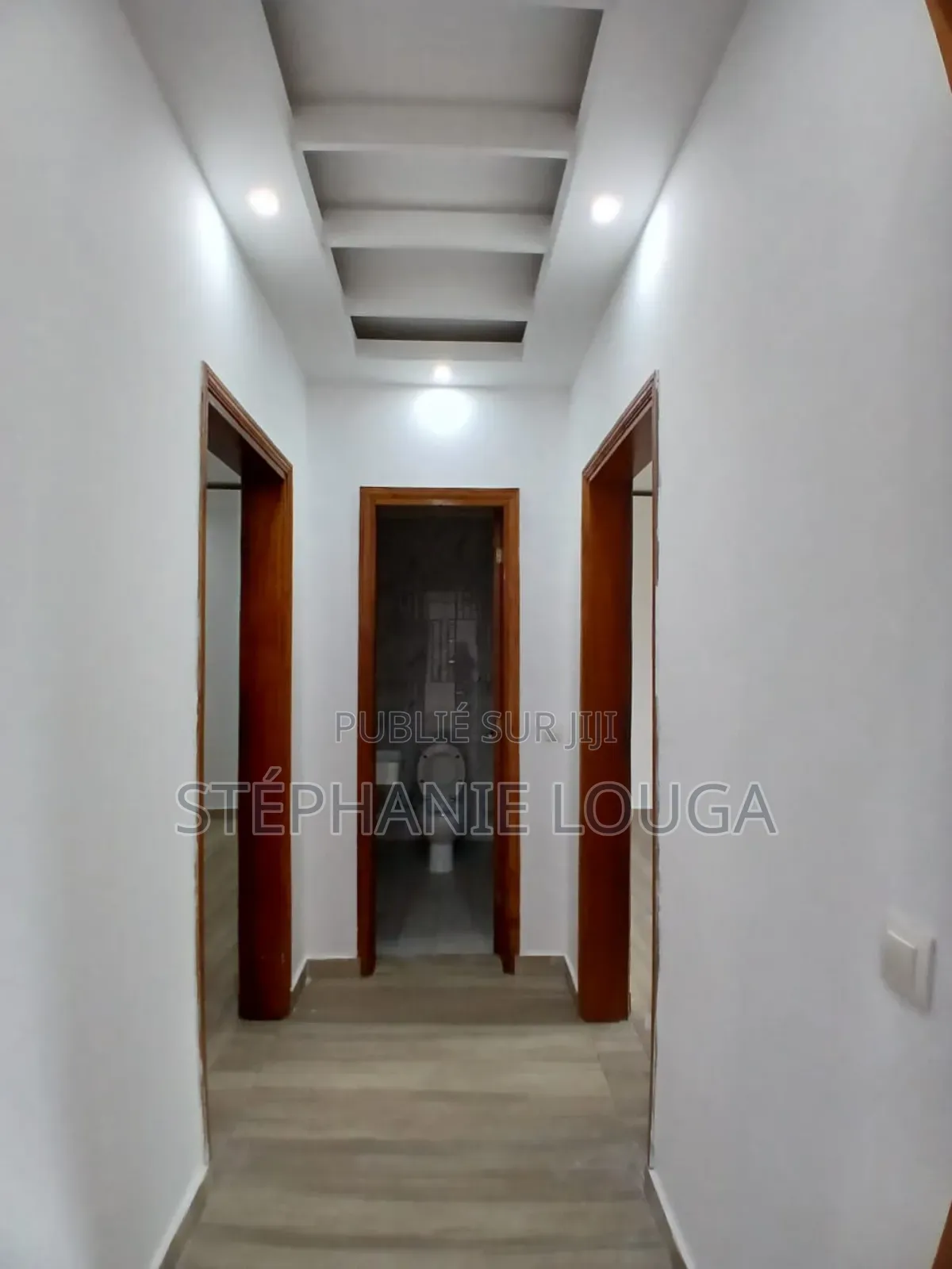 2chbre Appartement dans Grand Bassam, Cité à Louer