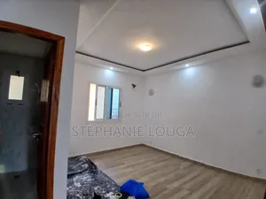 2chbre Appartement dans Grand Bassam, Cité à Louer