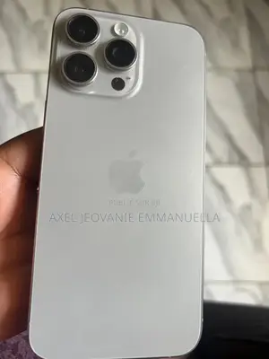 Photo - Apple iPhone 15 Pro Max 256 GB Argenté