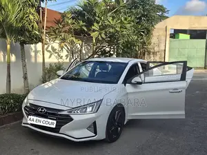 Hyundai Avante 2019 Blanc