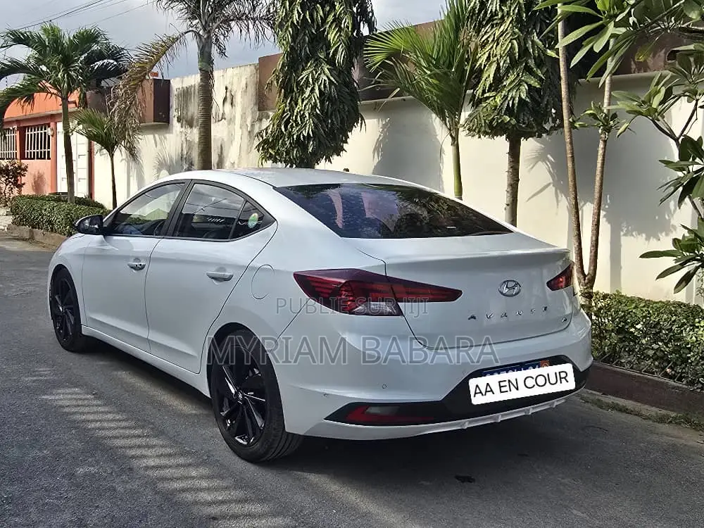 Hyundai Avante 2019 Blanc